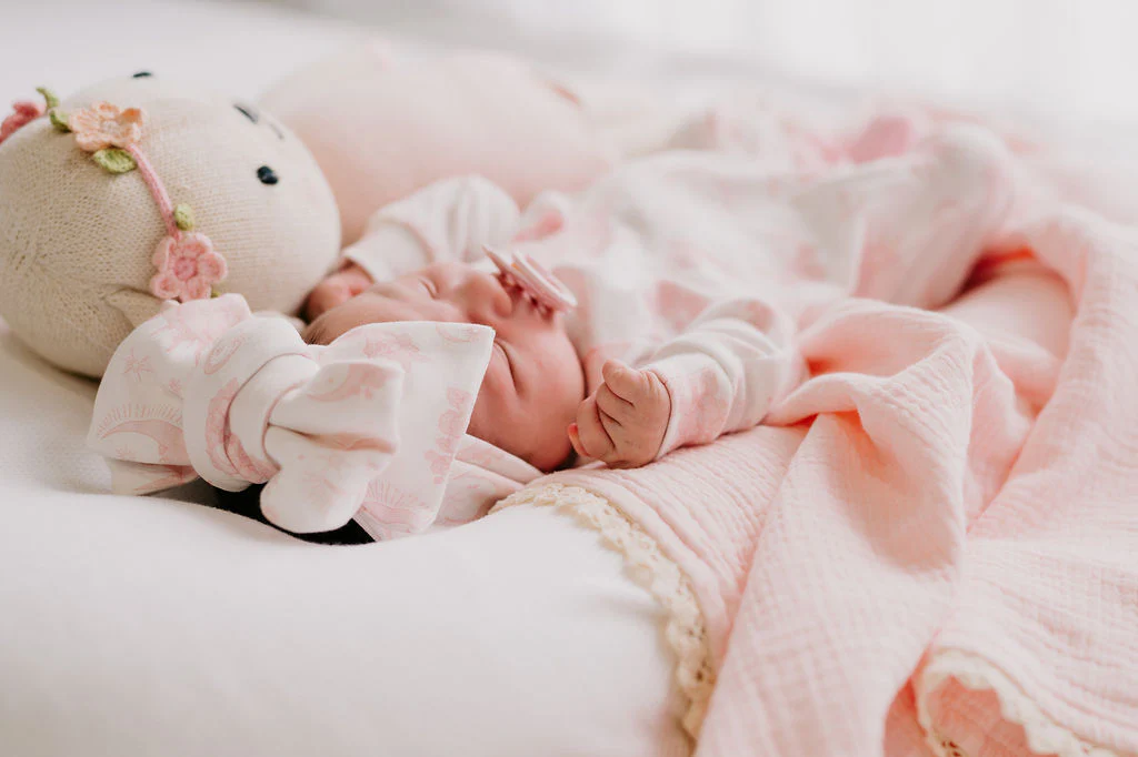 Oversized Topknot | Celestial Pink Small Scale Print - Image 4