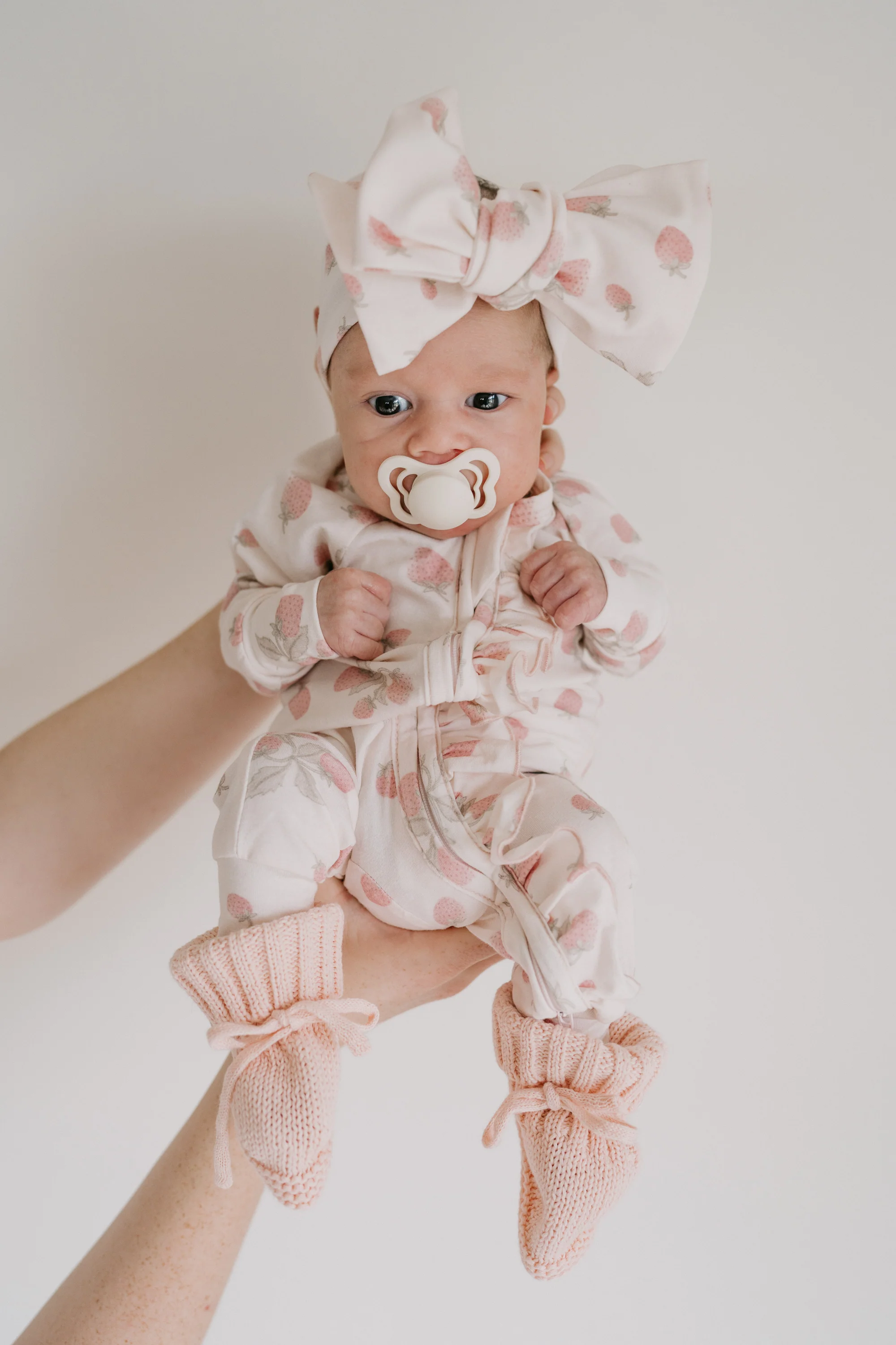 Oversized Topknot | Strawberries - Image 4