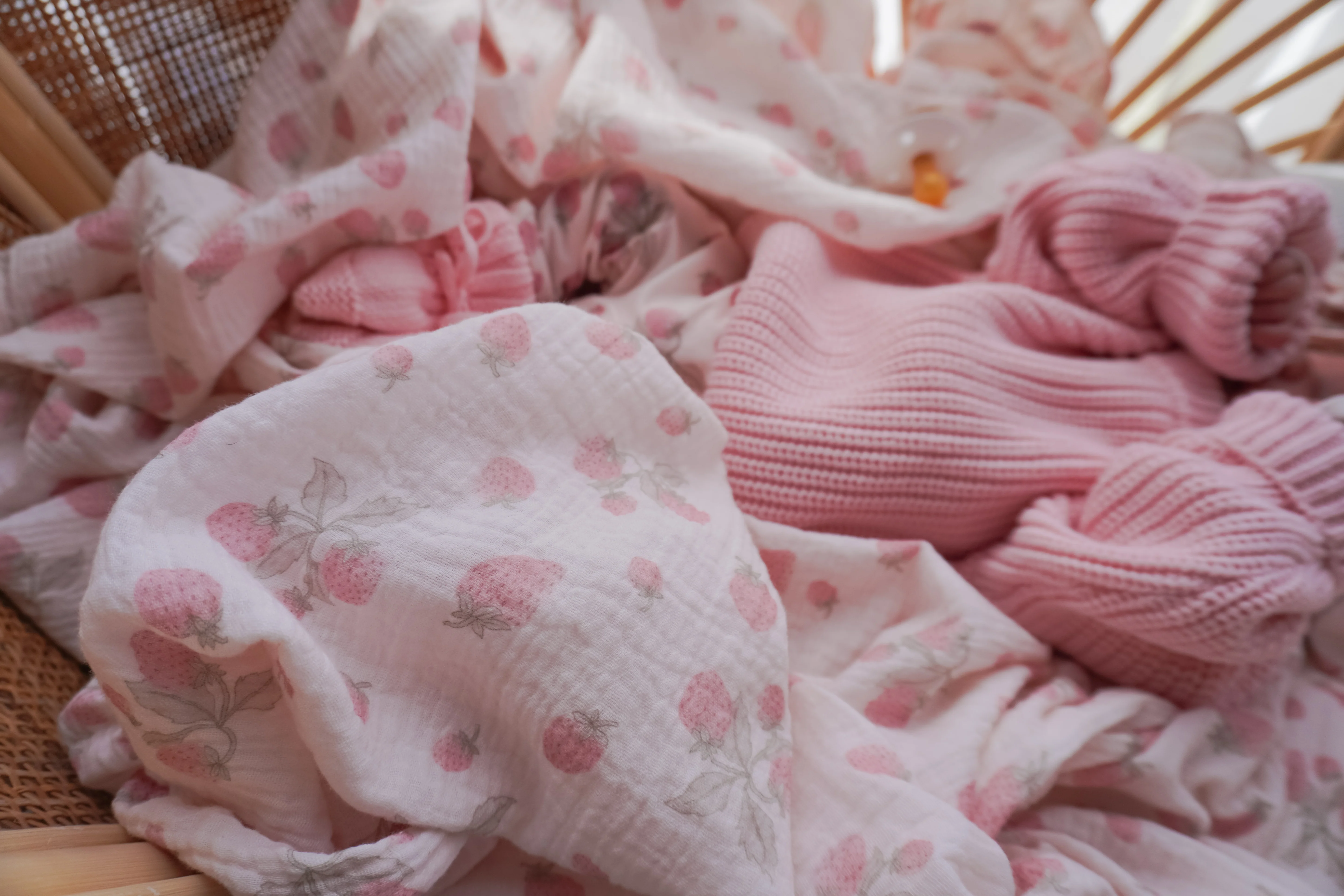 Frill Muslin Blanket | Strawberries - Image 4