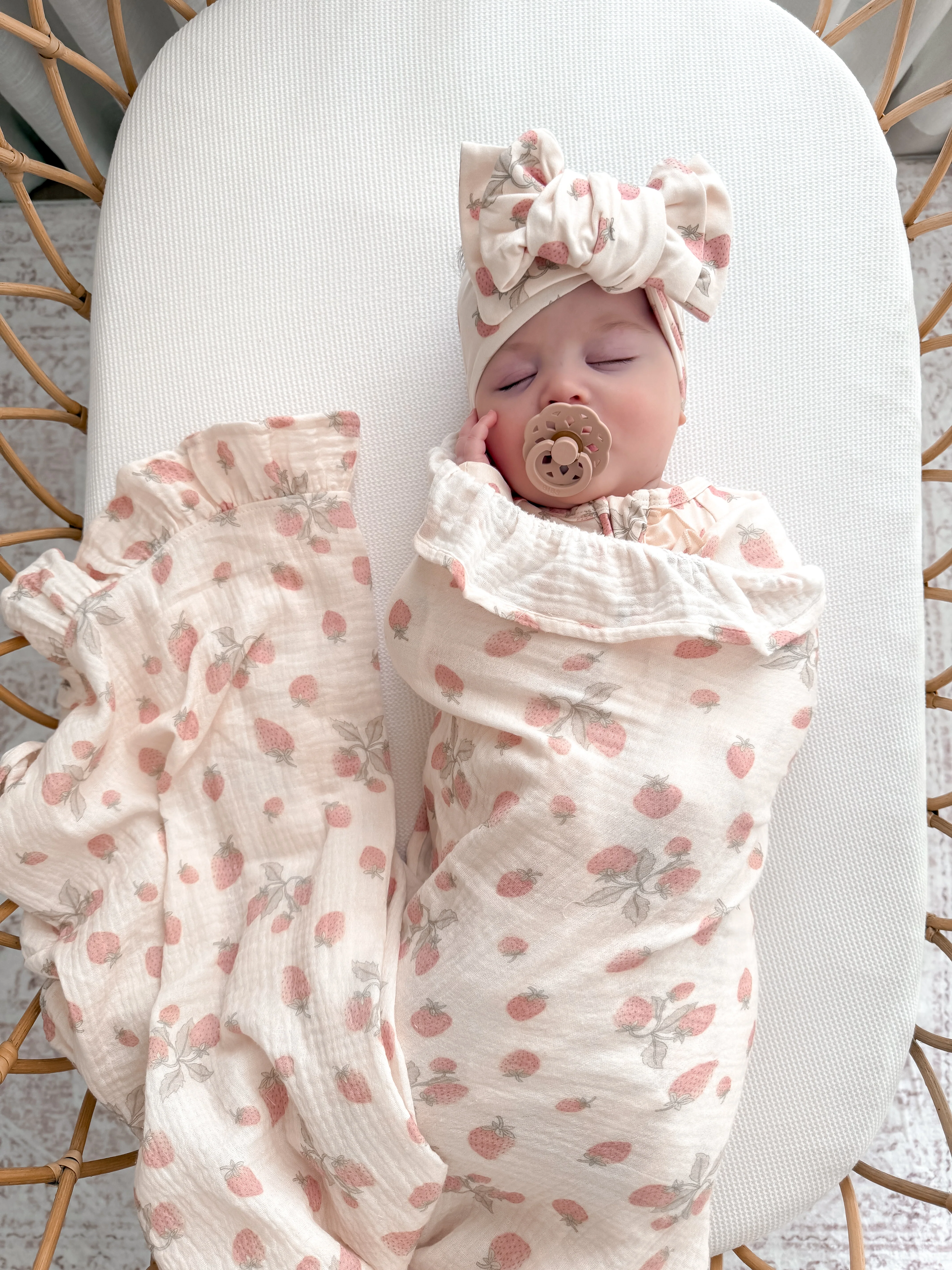 Frill Muslin Blanket | Strawberries - Image 6