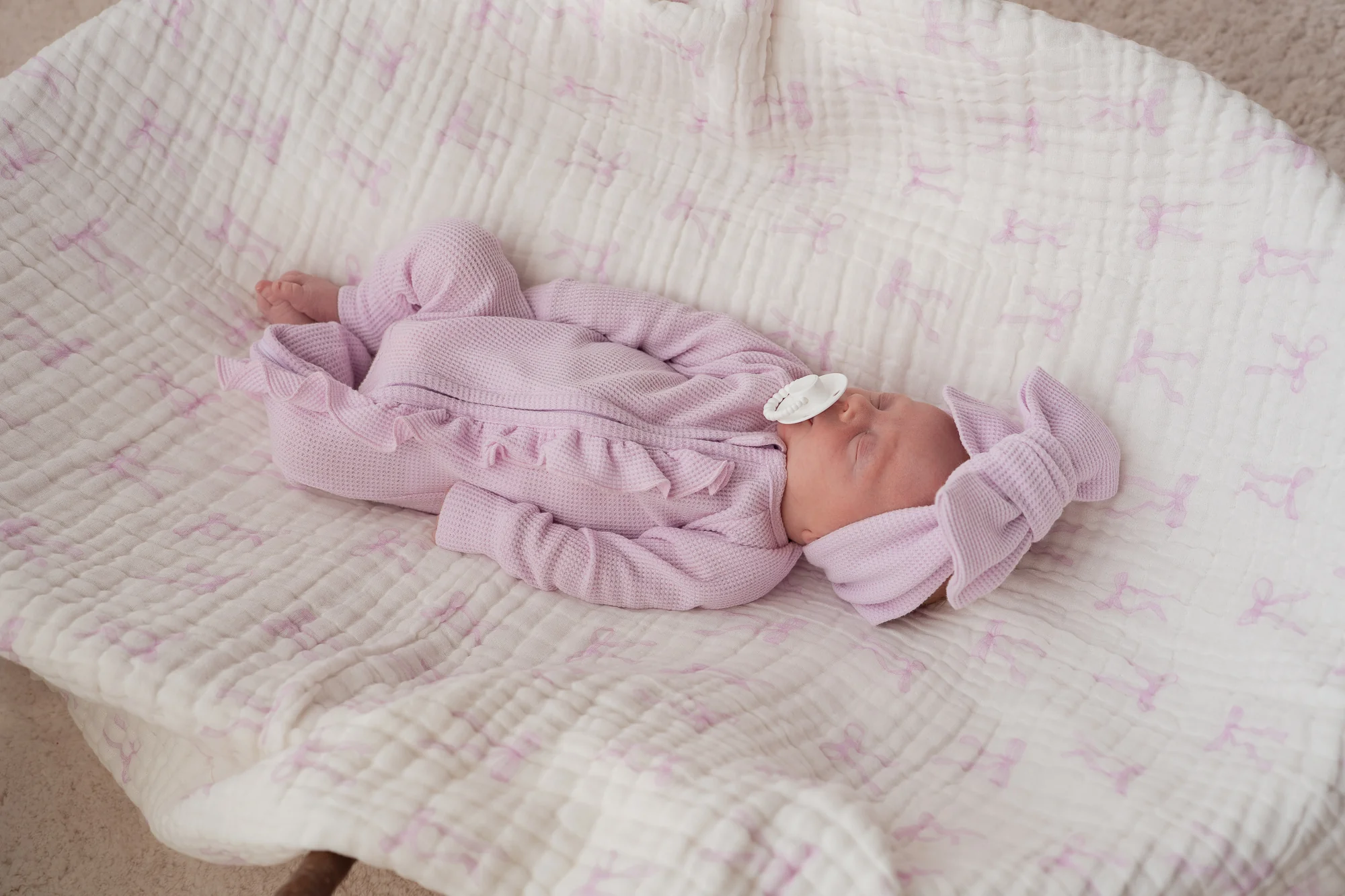 Gauze Lace Blanket | Lilac Bows - Image 3