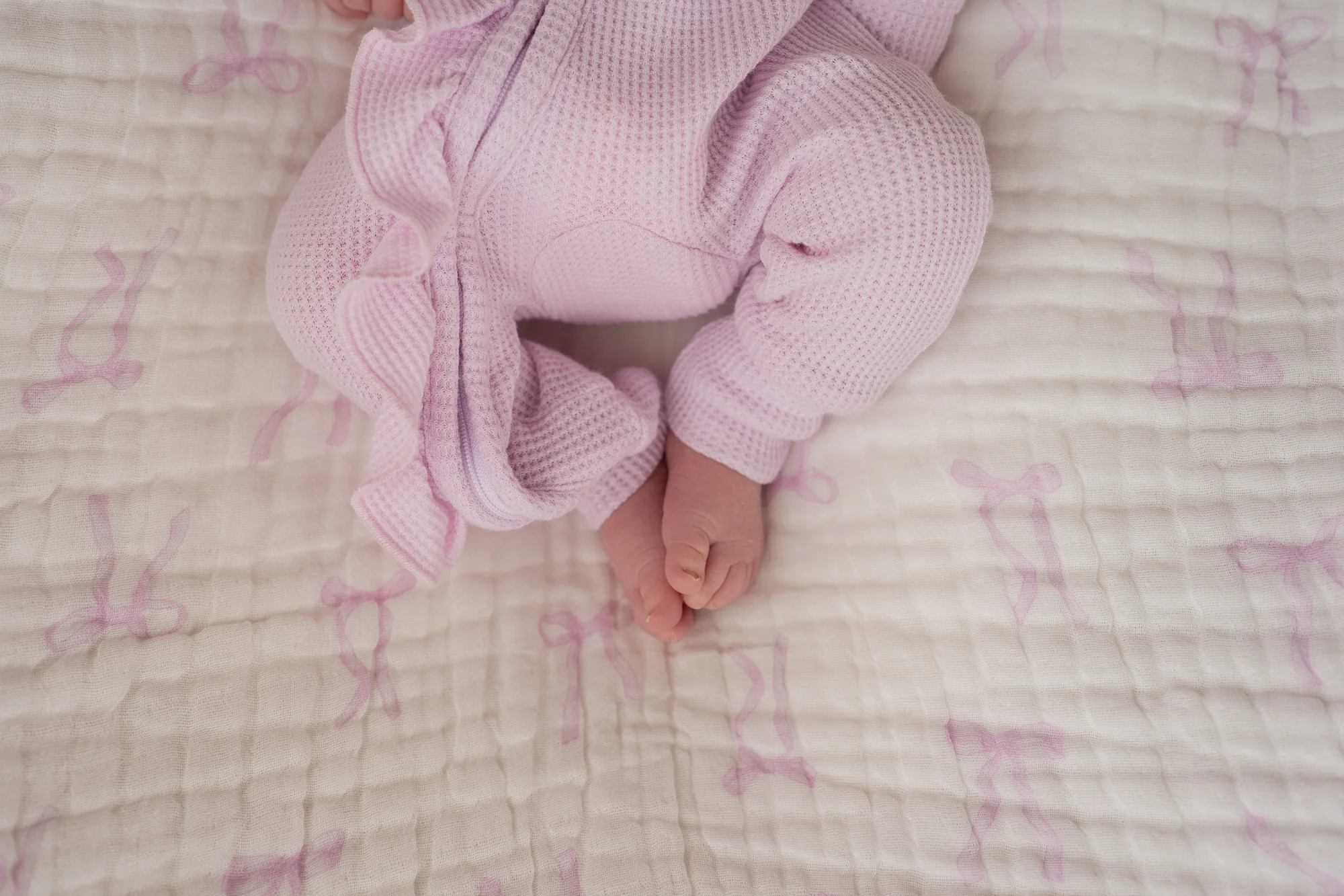 Gauze Lace Blanket | Lilac Bows - Image 5